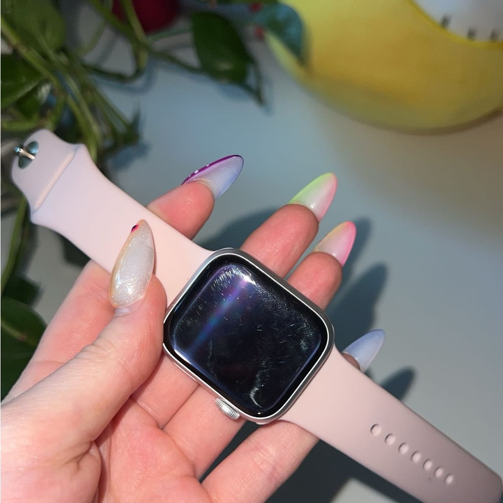 Apple Smartwatch Series 8 41m with Light Pink Band